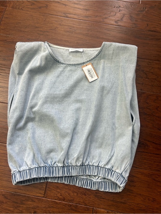 vestique Tops - Vestique Light Wash Denim Pullover Top